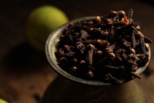 Article : propriétés et utilisation de l’huile essentielle de clou de girofle - Ateliers bien-être entreprise - photo 01
